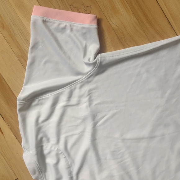 Paris Saint-Germain White and Pink Jersey - Picture 12 of 15